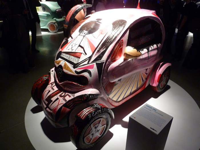 Renault Twizy. Exposición. Matadero de Madrid. Abdul Vas. Highway to hell