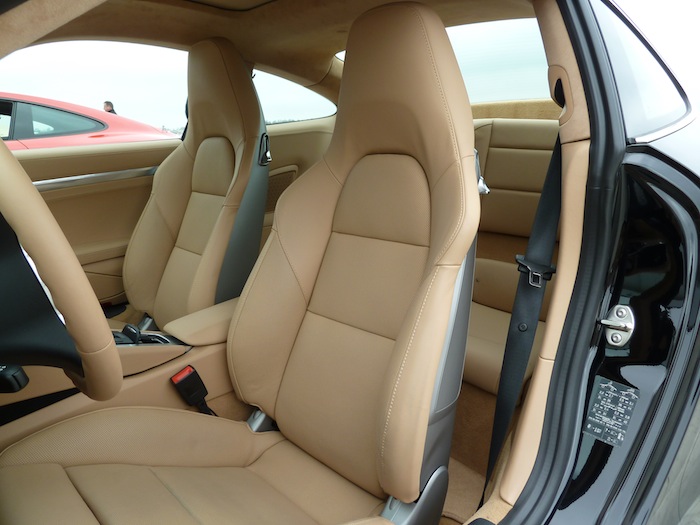 Porsche 911 Carrera. Negro Basalto Metalizado. Cuero Beige Luxor.