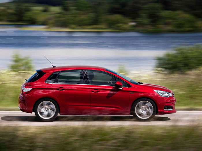 Citroën C-4 1.6 e-HDi CMP. Lateral. Movimiento