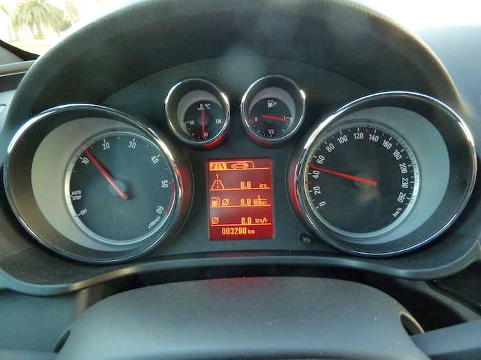 Opel Insignia. Puesta a cero del indicador