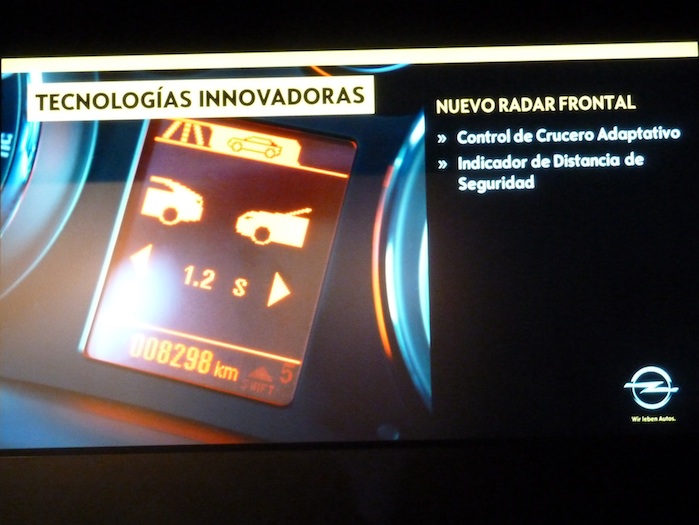 Opel Insignia. Distancia de seguridad. Radar frontal.