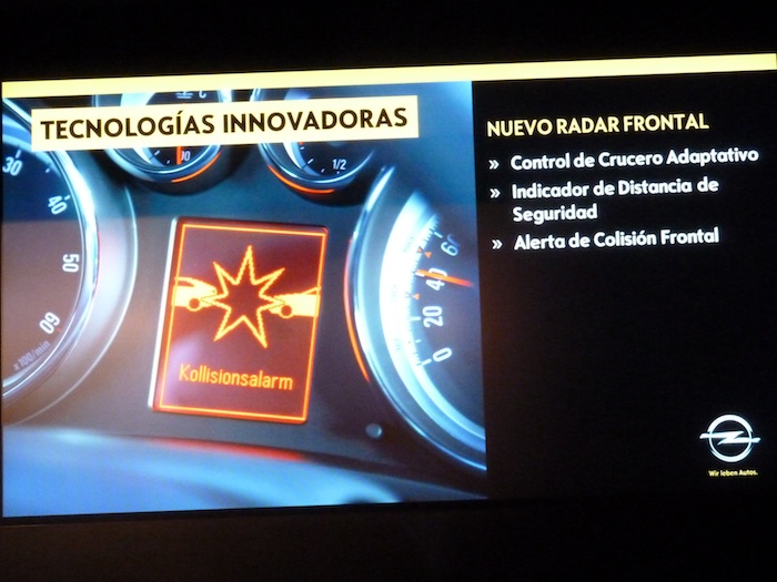 Opel Insignia. Alerta de colisión. Radar frontal.