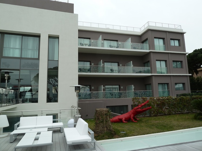 Fachada Hotel Kube. Saint Tropez.