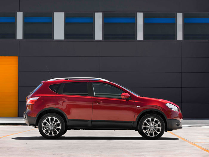 Nissan Qashqai. Lateral. Nissan Qashqai. Lateral.