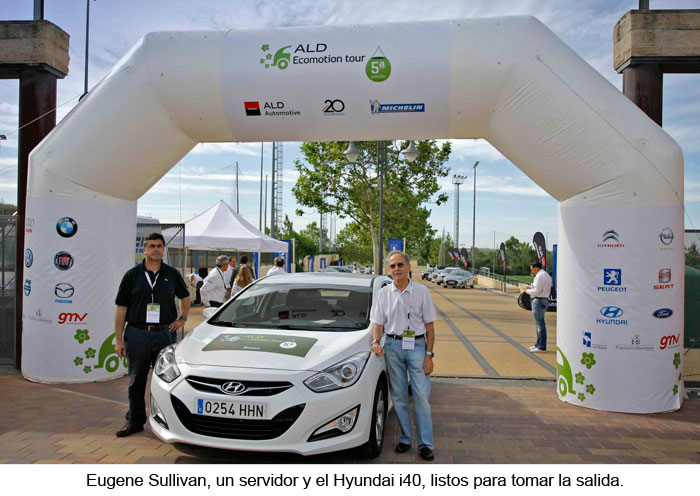 Eugene Sullivan, un servidor y el Hyundai i40, listos para tomar la salida.