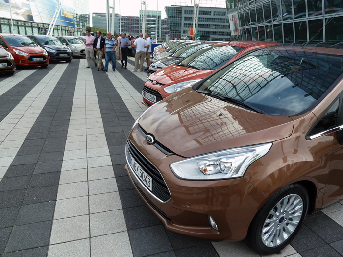 Ford B-MAX. El coche para llevar niños pequeños.