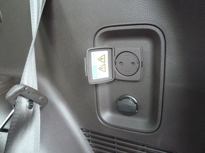 Hyundai Santa Fe. Toma de corriente
