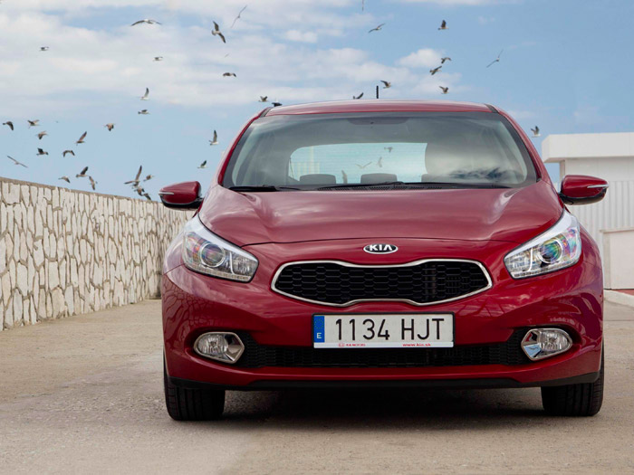 Kia cee’d 1.6-CRDi Eco-Dynamics Emotion. Frontal. Rojo