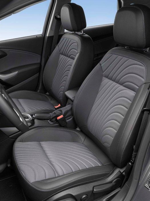 Opel Astra Sedán. Asientos delanteros