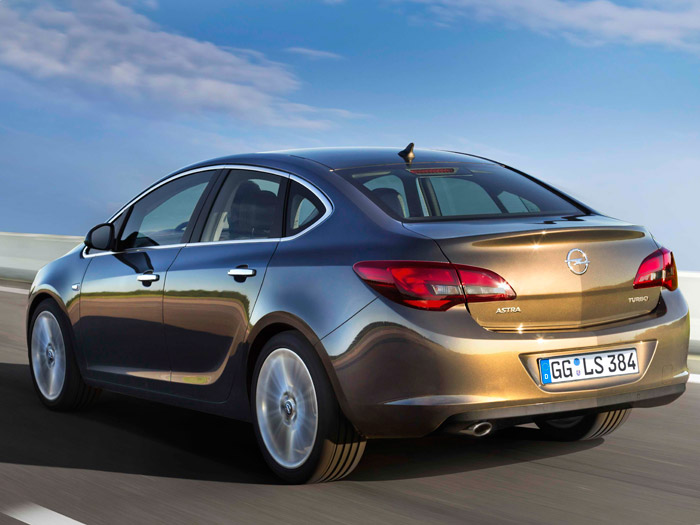 Opel Astra Sedán. Prueba de consumo. Posterior