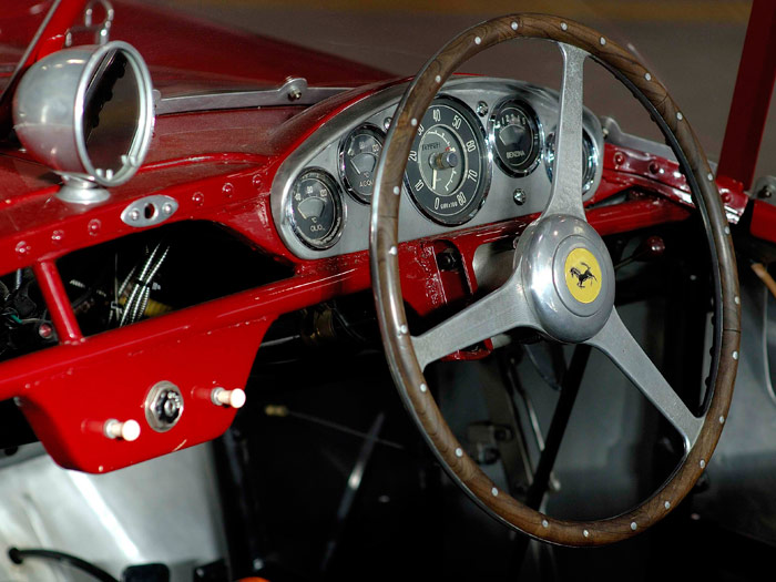 Todo lo esencial, nada superfluo Todo lo esencial, nada superfluo