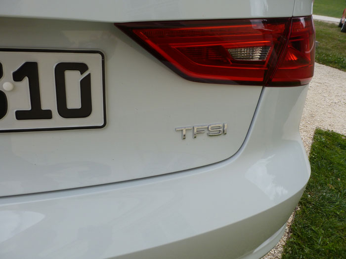 Audi A3 Sedan. 2013. Motor TFSI.