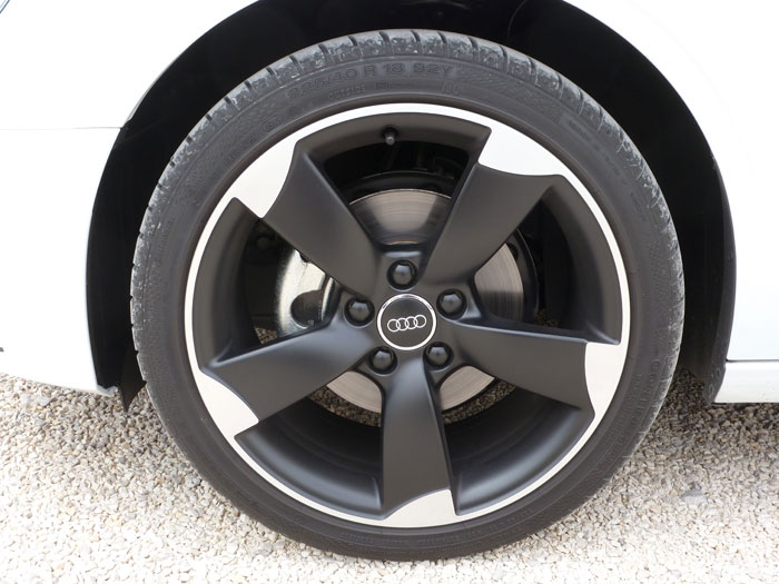 Audi A3 Sedan. 2013. Llanta aleación de 18 pulgadas