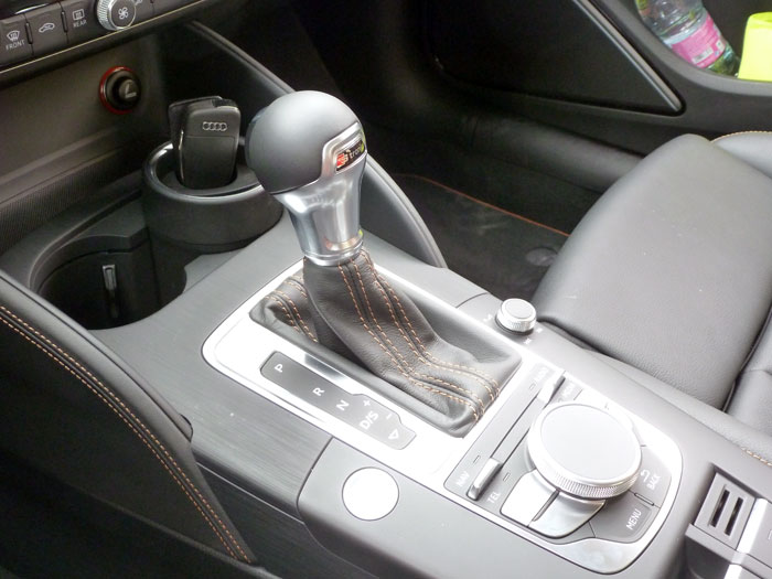 Audi A3 Sedan. 2013. Palanca de cambios automática