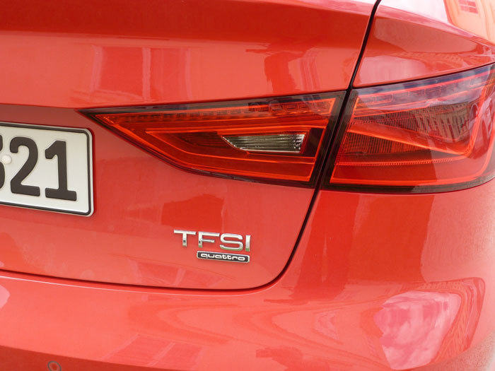 Audi A3 Sedan. 2013. Motor TFSI quattro. Rojo Misano efecto perla