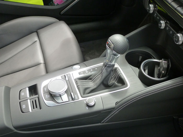 Audi A3 Sedan. 2013. Interior, cambio automático