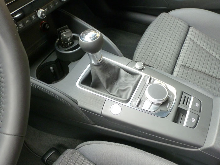 Audi A3 Sedan. 2013. Cambio manual 