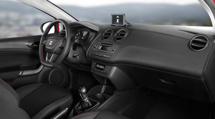 Seat Ibiza FR 1.2. Interior, asientos, volante