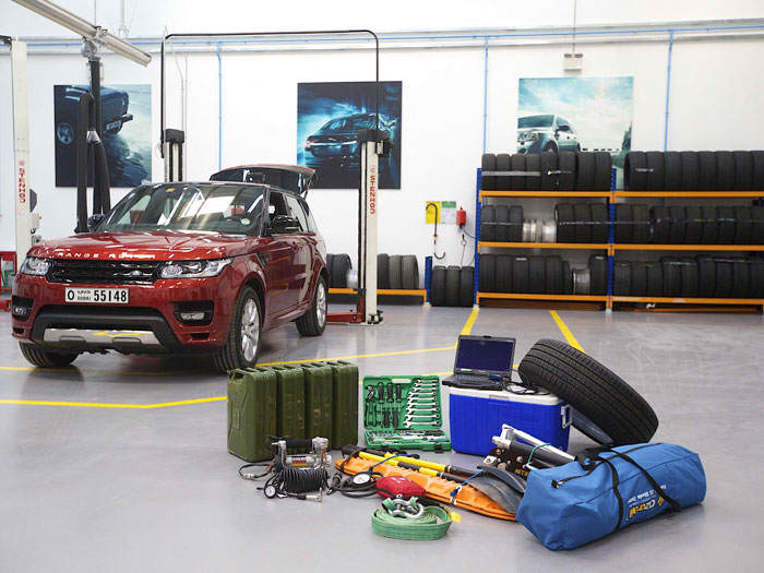 Equipo de herramientas y material de lo más variado