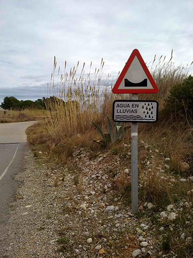 Aviso para caminantes: cuando llueva, esto puede convertirse en “aviso para navegantes”.