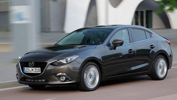 Un joven/viejo conocido de hace dos semanas: el Mazda-3 Sedán.