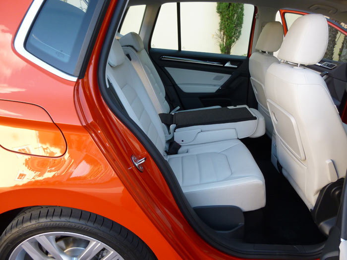 Volkswagen Golf Sportsvan 2014 Asientos Traseros