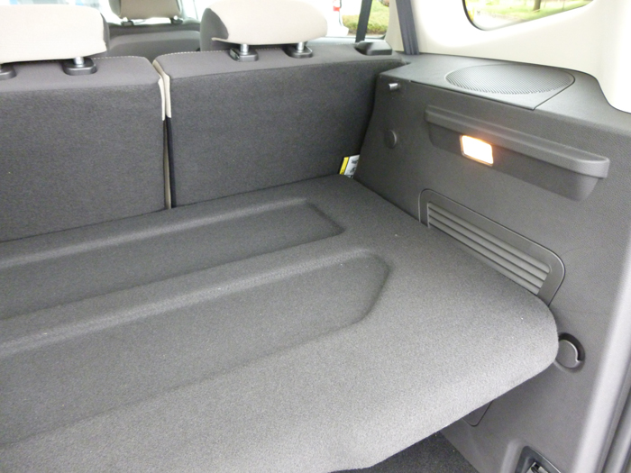 Ford tourneo Courier 2014. Bandeja maletero