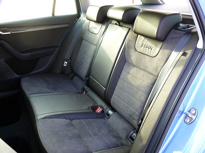 07-skoda-scout-2015-asientos traseros