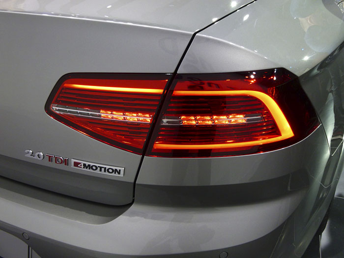 Presentación Volkswagen Passat 2015. Piloto, luz de posición