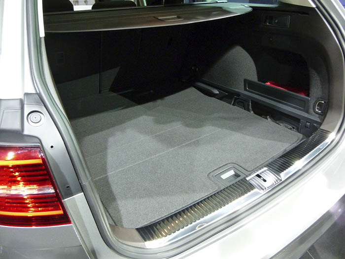 Presentación Volkswagen Passat 2015. Bandeja baja del maletero