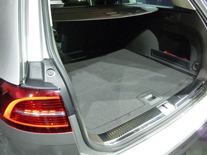 Presentación Volkswagen Passat 2015. Bandeja alta del maletero