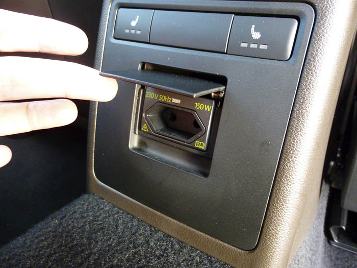 14-skoda-scout-2015-conexion-fuentes-externas