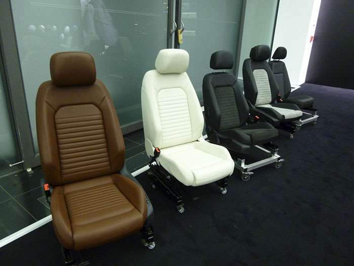 Presentación Volkswagen Passat 2015. Asientos con tapicería varias