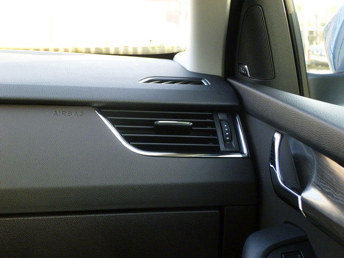 20-skoda-scout-2015-salida-de-aire-acompañante