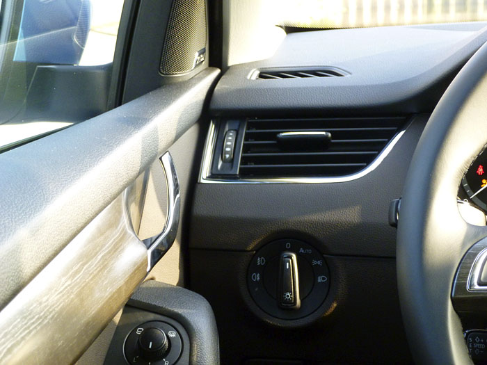21-skoda-scout-2015-salida-de-aire-conductor