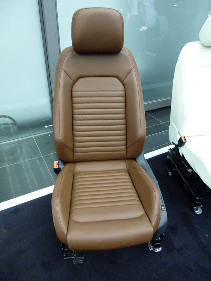 Presentación Volkswagen Passat 2015. Asiento acabado en cuero 