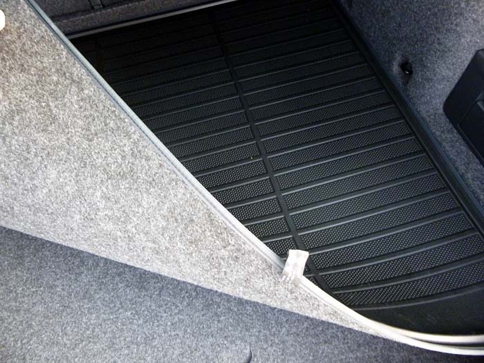 26-skoda-scout-2015-alfombrilla-maletero