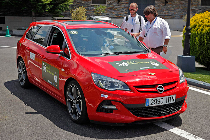 El poderoso Opel Astra 2.0-CDTI Bi-Turbo, a pesar de los esfuerzos de David Ayala, tuvo el consumo más alto de los diésel (lógico); pero además, los 14 minutos de penalización acabaron de echarle para atrás.