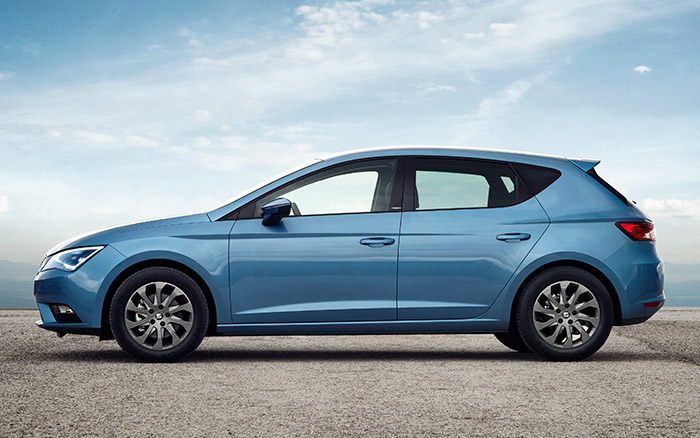 De las tres carrocerías disponibles para el León Ecomotive, la de cinco puertas es probablemente la más lógica; los pequeños detalles aerodinámicos apenas son apreciables, al margen del fondo liso carenado.