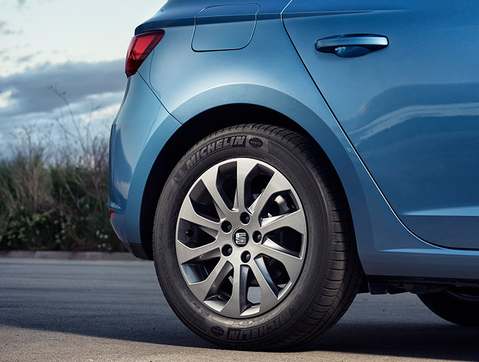 La llanta de 16” parece ser específica para esta versión (el tiempo lo dirá); en cuanto al neumático, el Michelin Energy Saver es una elección muy razonable, aunque se puede ir más lejos (ver futura prueba).