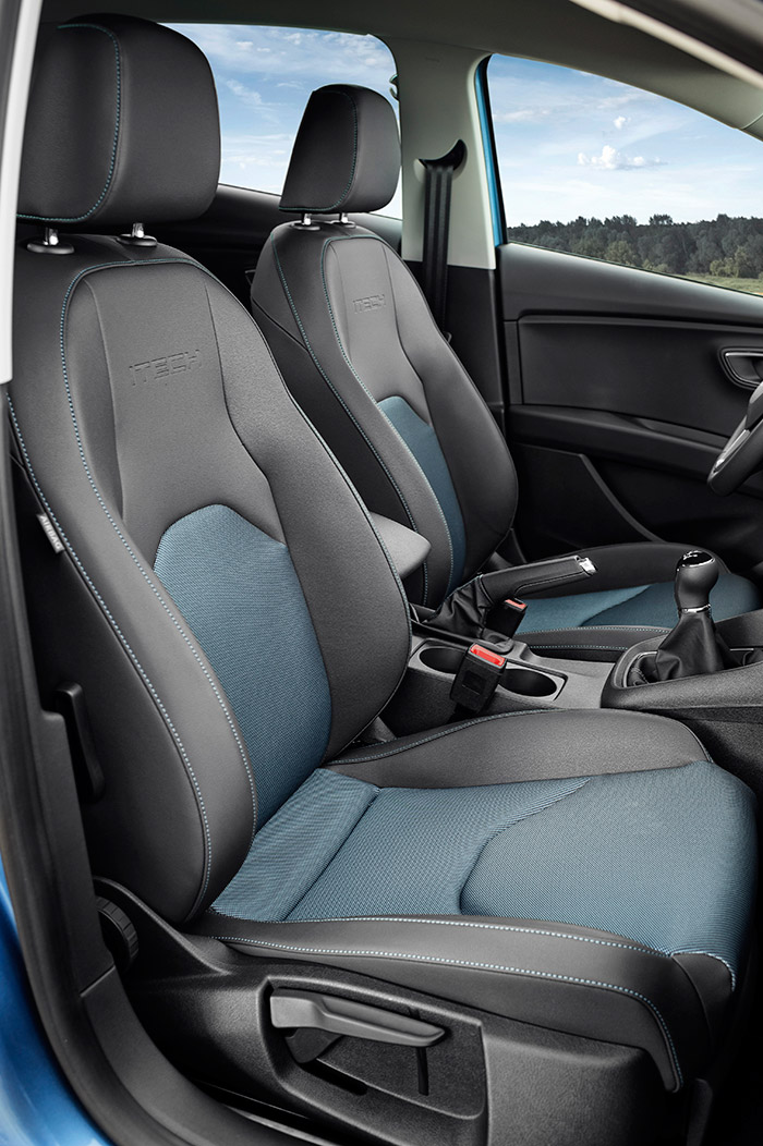 Todos los reglajes de los asientos son manuales, para eliminar peso, pero permiten acomodarse perfectamente a conductor y acompañante.