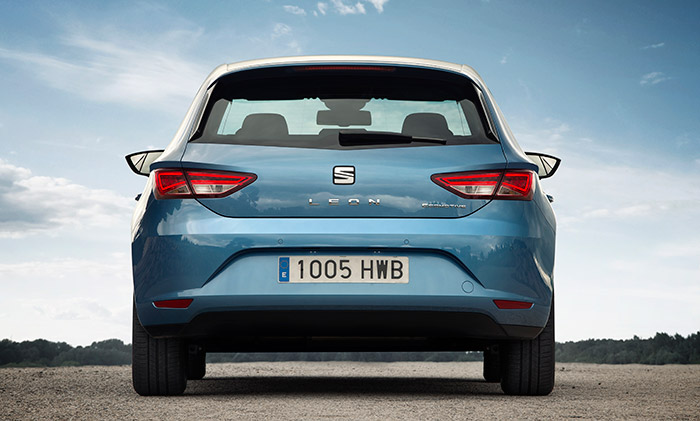 También en este enfoque se aprecia que el fondo es totalmente plano, y que no sobresalen ni la línea de escape ni ningún otro elemento.