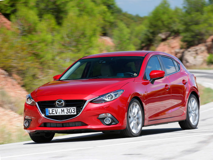 Una vez más, un Mazda-3; en esta ocasión, de carrocería Hatch o 5 Puertas. Renuncio a comentar nada: lo conocen Vds de memoria, aunque no sea más que por las pruebas anteriores. 