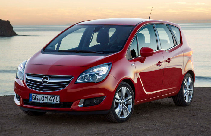 Aunque también tiene un SUV (graciosamente cedido por Chevrolet/Daewoo), Opel es una de las pocas marcas que pone más énfasis, con este Meriva y su hermano mayor el Zafira, en el campo del monovolumen.