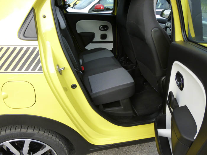 Renault Twingo 2015. Acceso plazas posteriores.