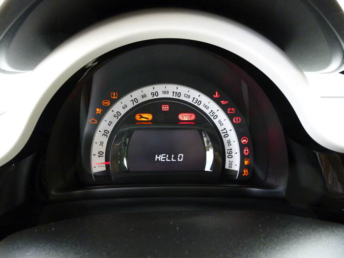 Renault Twingo 2015. Saludo. Hello.