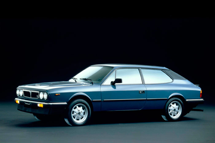 El Lancia Beta HPE de 1975 puede ser considerado como el fundador de la estirpe de coupés europeos de 4 plazas y tracción delantera.