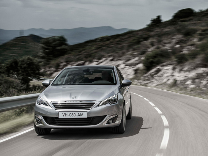 Parece ser que, finalmente, Peugeot ha dado con el diseño corporativo de frontal para sus turismos, unificando el del 208, 308 y el nuevo 508.