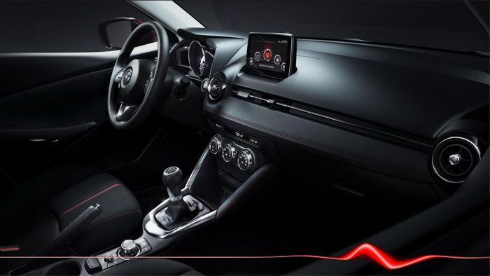 Mazda2. Diseño interior. Consola y salpicadero
