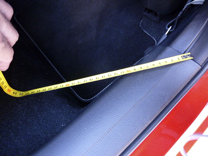 Mazda2 2015. Asiento y montante.